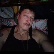 Eric Crosslin's Instagram, Twitter & Facebook