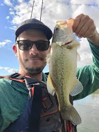 Beautiful evening for some kayak fishing out in the bay last night. Got  some solid catches 🎣💪🏼