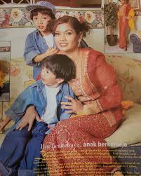 Zarina zainuddin beli barang zarina kongsi moment gembira azil sambut hari raya lawak tengok reaksi azal bila zarina zainuddin nak jodohkan dengan bedah. Thanks Azahmontreal For Sharing This Zarina Zainuddin Facebook