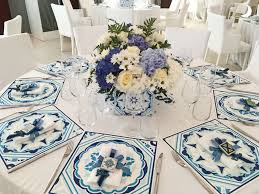 Prezioso e raffinato segnaposto dal profumo intrigante per un matrimonio dalle mille fragranze. Raffinato Ed Elegante Ecco Un Allestimento In Stile Vietrese By Kalos Arredamenti Alchiardiluna Matrimonio Addobbi Floreali Matrimonio Decorazioni Matrimonio