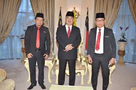 He has been married with norlishah ibrahim and has two children. Perjumpaan Dengan Pengerusi Jnpppuk Tyt Melaka