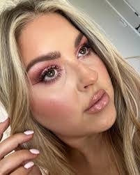 Alexandra Partlow's Instagram, Twitter & Facebook