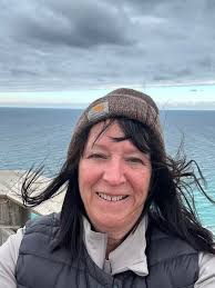 Anyone near Lansing? I love making friends wherever I am and wonder where  my lady friends (or strictly platonic guy friends) are? who likes nature,  being healthy, practicing yoga and art, nerdy