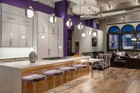 Vous trouverez ici une gamme de tables de cuisine cette table vous permet de recevoir jusqu'à 4 personnes. 1001 Variantes D Ilot Central Table Des Idees Deco Pour Optimiser L Espace