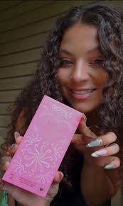 Man… these Maddison Pearson X The Crab Man Plus, LLC Snow Crab Spicy Bowls  are too good! @madebymaddiellc #spicybowl #snowcrab #candiedgrapes  #bestcandiedgrapesonthenorthshore