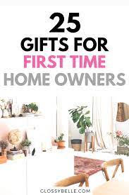 35 First Apartment Gifts To Give Someone Moving Into Their First Home 2021 Glossy Belle First Apartment Gift Apartment Gift New Homeowner Gift