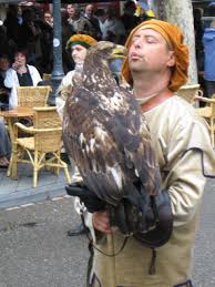 Behalve voor het vertalen van woorden, kun je bij ons ook terecht voor synoniemen, puzzelwoorden, rijmwoorden, werkwoordvervoegingen en dialecten. Arend Roofvogel Wikiwand