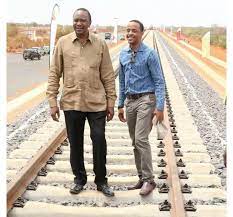 After a long period away from limelight, jomo and achola are back in public and the latter. Uhuru Kenyatta S Eldest Son Jomo Kenyatta Jnr Weds At A Traditional Kikuyu Wedding Uhuru African History East Africa