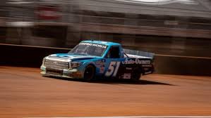 Nascar gander rv & outdoor truck series: Martin Truex Jr Routs Bristol Field On Dirt To Win His First Truck Race Tsn Ca