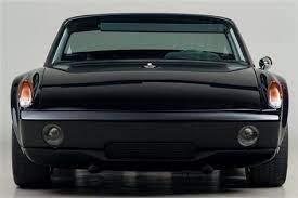 このカスタムした914 異様な迫力ありますね リトラクタブルヘッドライトも撤去されてます 当時デザインが酷評された914ですが いまみたら逆に未来的 1974 por ポルシェ 914 ポルシェ カーエンブレム