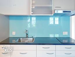 Wir empfehlen, das glas für die arbeitsplatte umlaufend klicken sie hier, um uns ihre bilder oder sonstige dokumente mitzusenden. Glas Kuchenruckwande Mit Lackierung Nach Ral Oder Ncs Farbraum Kgs