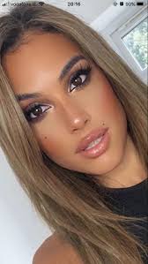 Marcia Pearson adlı kullanıcının beauties panosundaki Pin, 2025