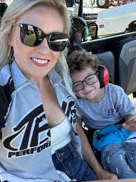 Candice Sebastian's Instagram, Twitter & Facebook