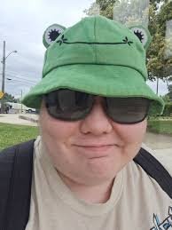 🐸💚 Welcome to Frog Lovers💚🐸 Hello, Frog Friends! We're thrilled to have  you here in our delightful community of frog enthusiasts. Whether you love  studying frogs, keeping them as pets, or just