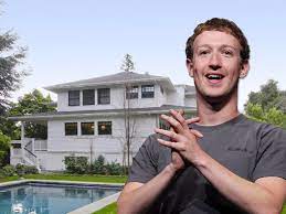 Damit gehört er laut den milliardärslisten von forbes oder bloomberg zu den reichsten mensch der welt. Mark Zuckerberg Vermogen So Lebt Der Facebook Milliardar Business Insider