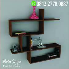 Hiasan dinding dari kayu bisa kamu pakai sebagai dekorasi sekaligus memberikan kesan natural pada ruangan. Hiasan Dinding Kamar Dari Kayu Cek Bahan Bangunan