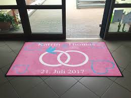 Jetzt hat das paar sein erfolgreiches jahr noch mit einer besonderen feier gekrönt: Hochzeitsgeschenk Fussmatte Fixfussmatte