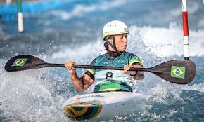Na antiguidade, eram disputados os seguintes jogos: Olimpiada Equipe Da Canoagem Slalom Mostra Confianca No Japao