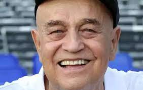 Jun 01, 2021 · printre invitații de seama ai celui care era conducătorul româniei se afla și benone sinulescu, un alt artist foarte cunoscut și în ziua de azi. Dqrqun3jh6a Tm