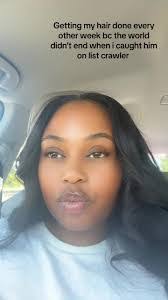 Samantha Macklin's Instagram, Twitter & Facebook