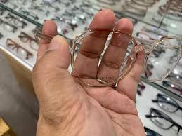 Walaupun kemampuannya sangat cepat dalam mengatasi mata kemerahan. Ciklilyputih The Lifestyle Blogger Pi Kedai Cermin Mata Murah Dan Viral Di Sungei Wang Plaza Kl Sebab Mata Dah Silau
