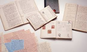 Discovered in the attic in which she spent the last years of her life, anne frank's remarkable diary has become a world classic—a powerful reminder of the horrors of war and an eloquent testament to the human spirit. Anne Frank Von Der Tagebuchschreiberin Zur Ikone Anne Frank Haus