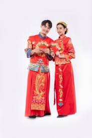 Membawa maksud 'baju dan seluar' dalam bahasa dialek kantonis. Free Photo Man And Woman Wear Cheongsam Suit Glad The Event Will Be Occur On Chinese New Year