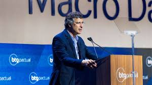 Efeito de 30 programas sociais: André Esteves, do BTG, diz qual é o remédio que pode levar Selic a 7% ao ano