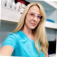 Debbie Murdock's Instagram, Twitter & Facebook