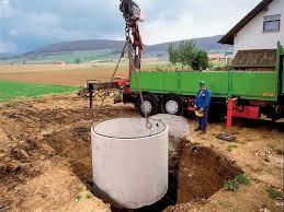Wer sich für einen wassertank auf dem eigenen grundstück entscheidet, kann bis zu 50 % kostbaren trinkwassers einsparen. Regenwassertank Einbauen Darauf Mussen Sie Achten Mein Schoner Garten