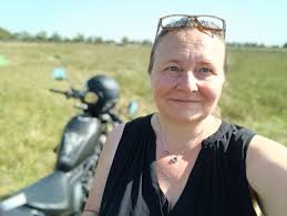 Bonjour tout le monde ! Je veux simplement me présenter et partager une  photo que j'ai prise lors d'une concentre moto. Avec ma JiYu (liberté en  japonais) que du bonheur cette petite