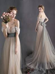 Nell'immaginario comune i colori pastello sono finalizzati alle cerimonie diurne e difficilmente il galateo suggerisce di indossarli la sera. 77 Ottime Idee Su Abiti Rosa Cipria Abiti Rosa Abiti Abiti Da Sposa