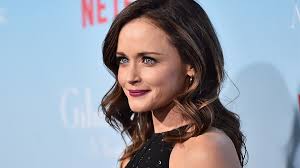 Precisamente me estaba acordando el otro día de esos dibujos que hiciste de las chicas gilmore y lo geniales que. Get Rory Gilmore S Hair With Drugstore Hair Products Stylecaster