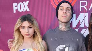 Alabama was born on december 24th, 2005 and turner 15 years old last year. Travis Barker S 15 Year Old Daughter Alabama Uses Makeup To Cover Up His Face Tattoos Entertainment Tonight