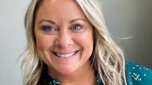 Shelly Mcbride's Instagram, Twitter & Facebook