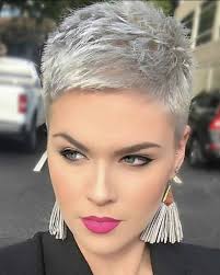 Entdecken sie, wie sie ihr gesicht optimal in szene setzen können, indem sie die perfekten. 90 Cute Choppy Pixie Hairstyles And Haircut Ideas Schone Frisuren Kurze Haare Haarschnitt Kurz Kurze Haare Frisur Ideen