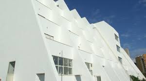 Per informazioni sui servizi della struttura e sui costi degli alloggi per anziani, contattate la casa di riposo villa emilia, telefonando al numero +39 0823 421300. Casa Albergo Per Anziani Dal Pantano Non Esce E Resta A Guardare Il Mare Corriere Di Sciacca