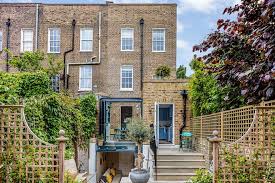 The masonic lodge is the basic organisational unit of freemasonry. Blue House London Georgian House Features An Eclectic Mix Of Old And New