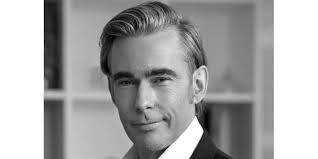 slideshow] Estée Lauder Shakes Up Senior Leadership in High-Growth  Categories