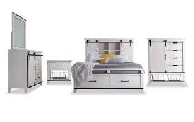 The stunningly beautiful mahogany veneer finish on the montana 5 pieces bedroom set turns any bedroom into a sophisticated retreat. Montana Queen White Bookcase Storage Bedroom Set Bob S Discount Furniture