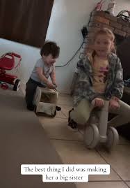 7 year age gap but they are still best friends #agegap #siblings #bigsis