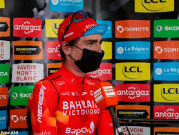 Bahrain victorious' mark padun has taken the win of the seventh stage at the criterium du dauphine and richie porte has taken the lead of the general classification. Pxcamoumbkxj7m
