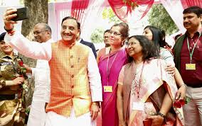 Union education minister ramesh pokhriyal nishank attended cbse teachers award 2020 39 teachers and principals were awarded with the honor in a virtual ceremony. Dr Ramesh Pokhriyal Nishank On Twitter Selfie With Nari Shakti Of Hrdministry Iwd2020 Iwd Betipadhaodeshbadhao Sheinspiresus