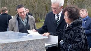 Winfried (72) und gerlinde (73) kretschmann. Kretschmann Ehefrau Aus Liebe Zur Ehefrau Kretschmann Tritt Kurzer Das Erste Demnach Sind Die Grunen Von Ministerprasident Kretschmann Mit 32 Prozent Starkste Kraft