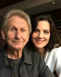 So when Odo is walking around in humanoid form, he's hollow, right? That's  how he fits in the bucket and turns into small objects?