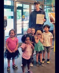Sir andrew barron murray obe is a british professional tennis player from scotland. The Kids Give Sir Andy Murray A Ymca Anthony Bowen Facebook