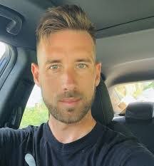 Gary Graveline's Instagram, Twitter & Facebook