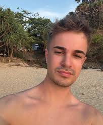 Benjamin Dwyer (@benjaminjdwyer) • Instagram photos and videos