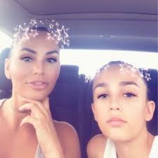 Yenisel Hernandez (@YeniselHernand1)