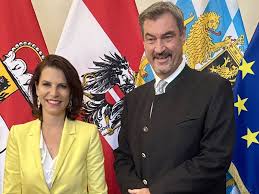 Ana lorde nue the lady is very curvy in the perfect areas,